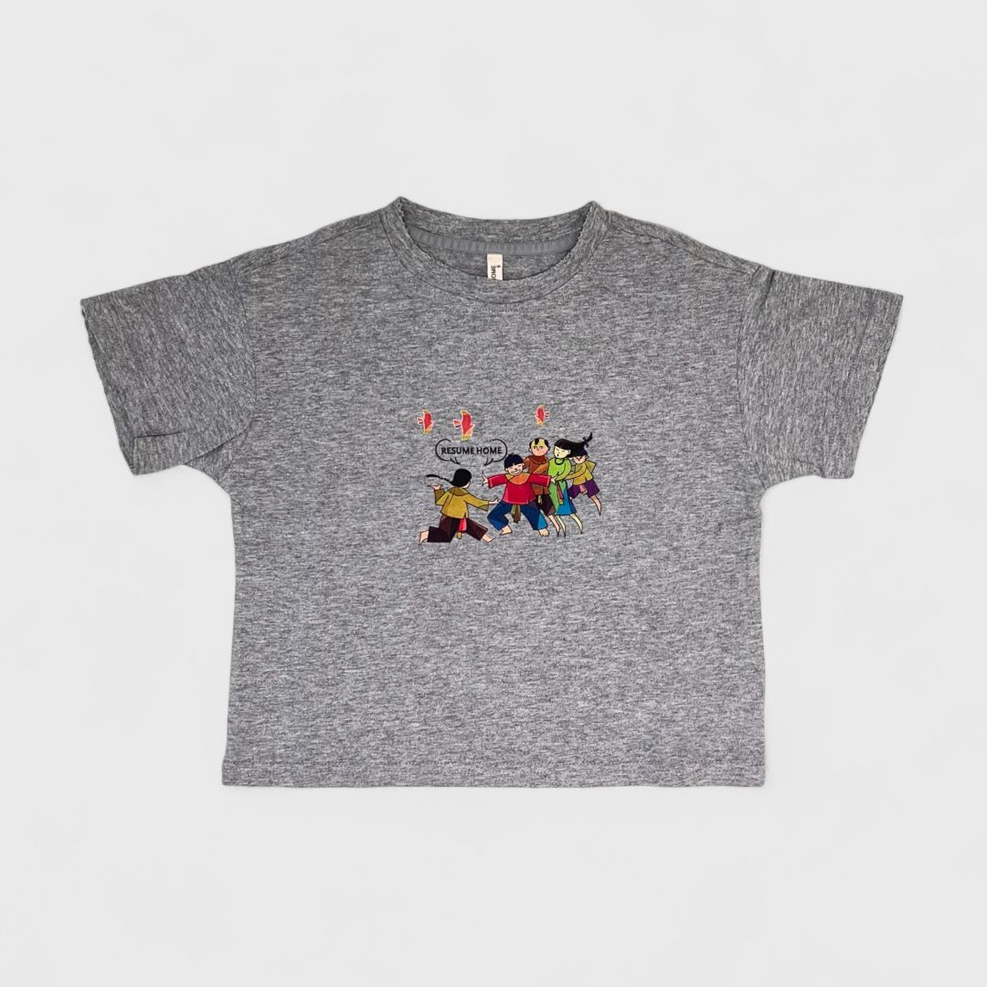 Серая футболка с принтом