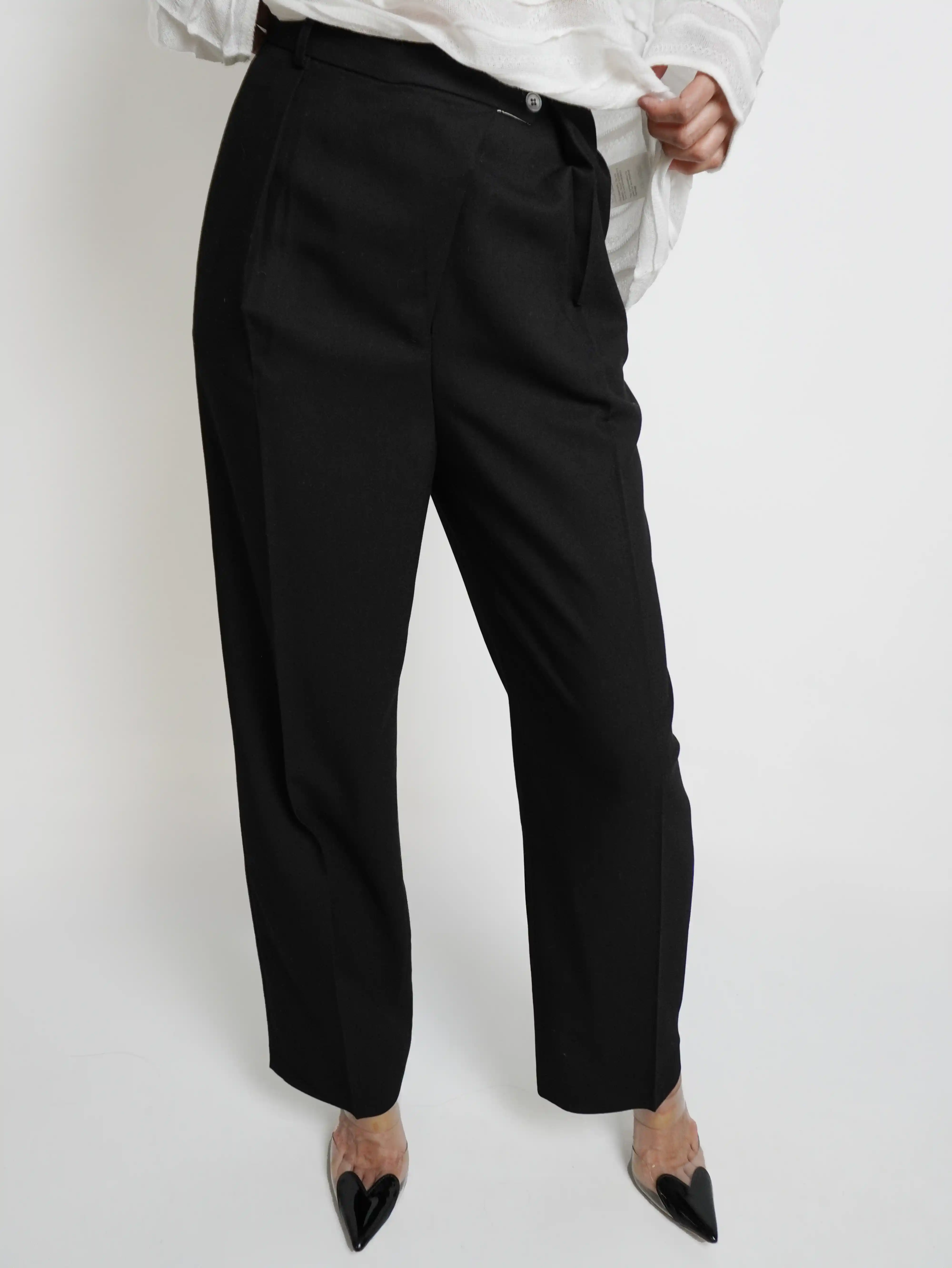 Черные брюки