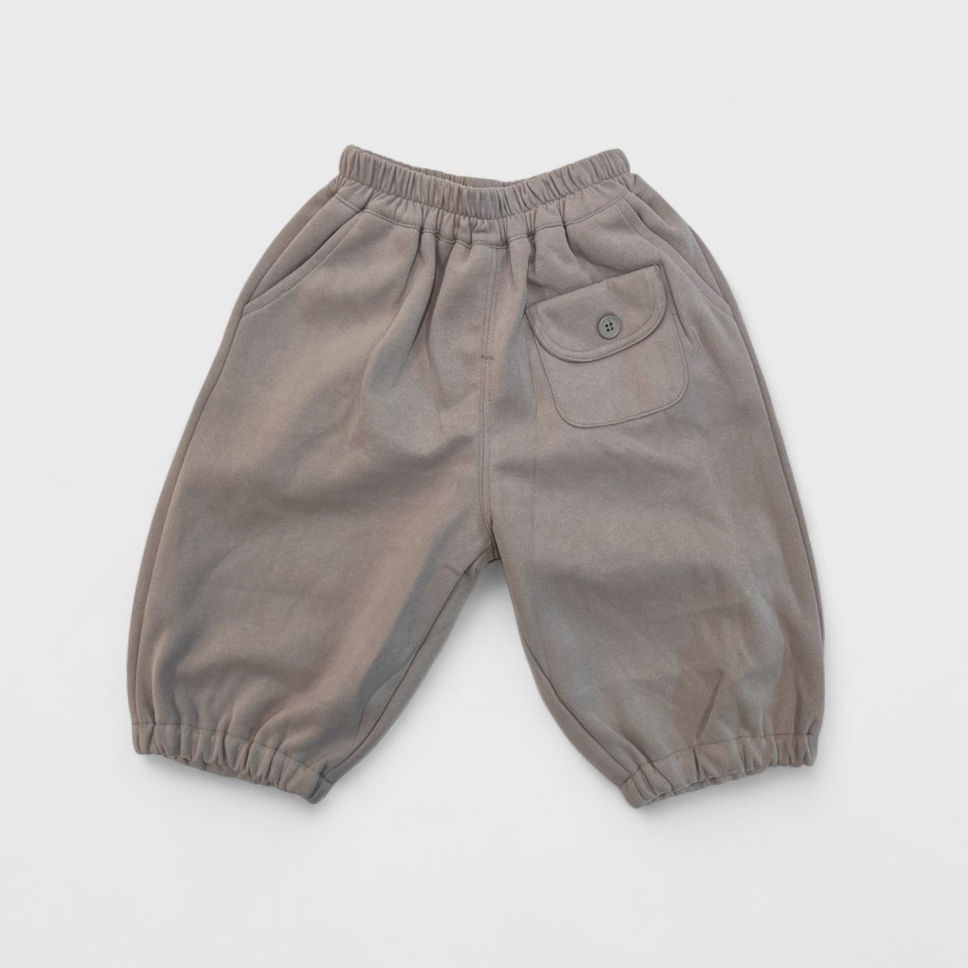 Серые брюки с карманом