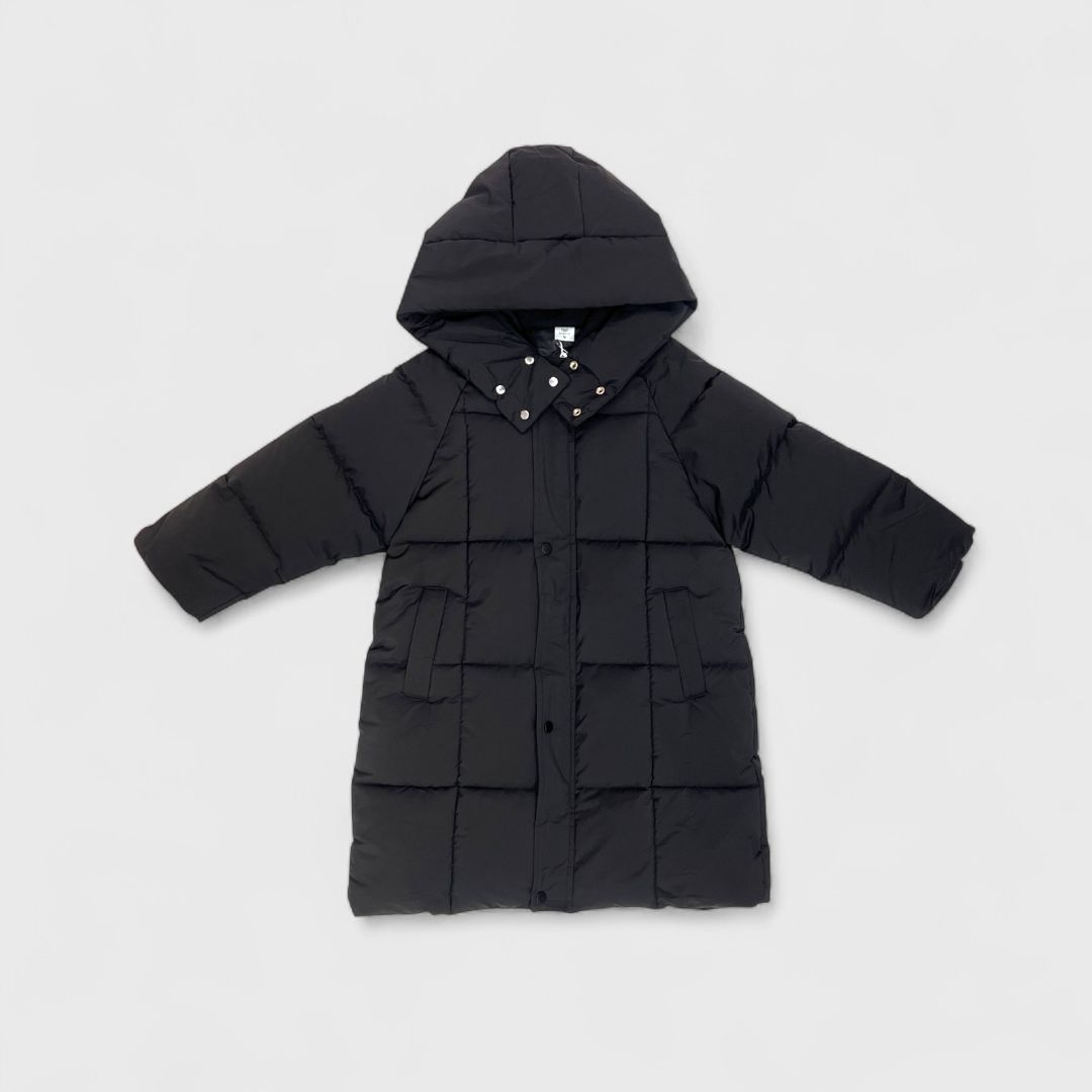 Черная утепленная куртка