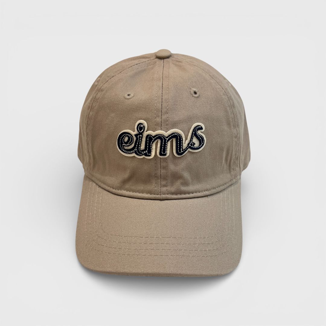 Бежевая кепка с вышивкой eims