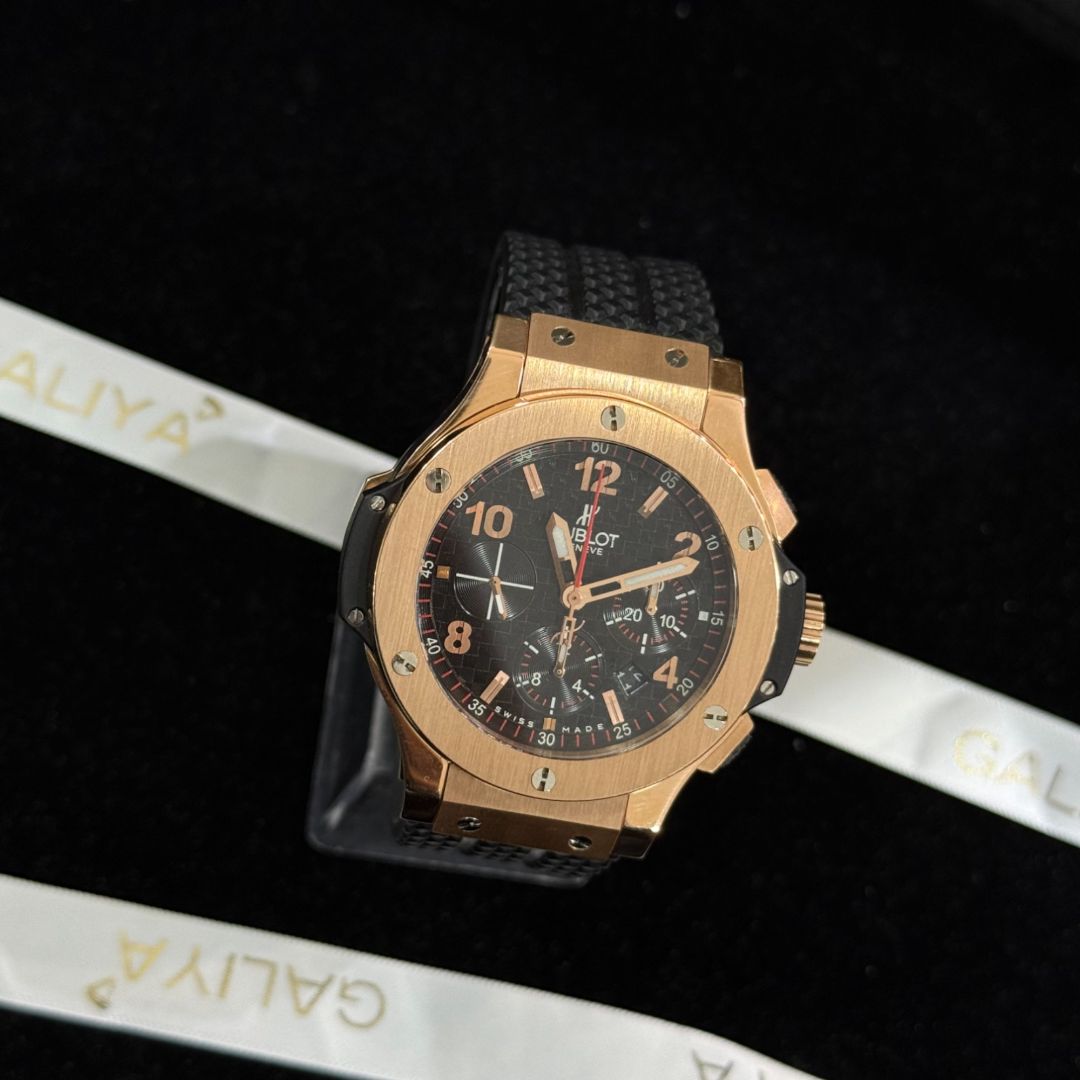 Часы Hublot черные и золотые