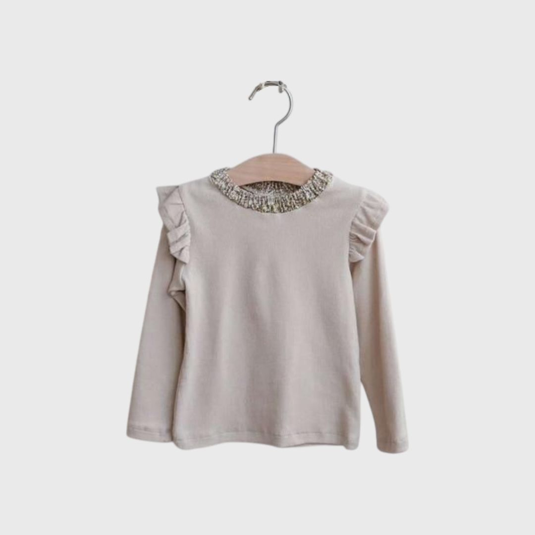 Бежевая кофточка с рюшами