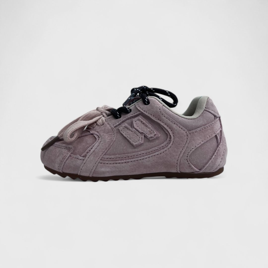 Пудровые кроссовки