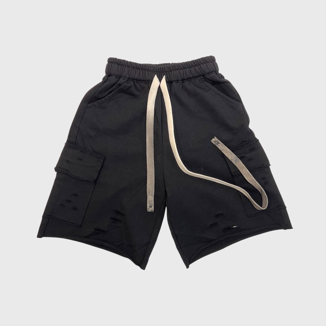 Черные шорты рванные