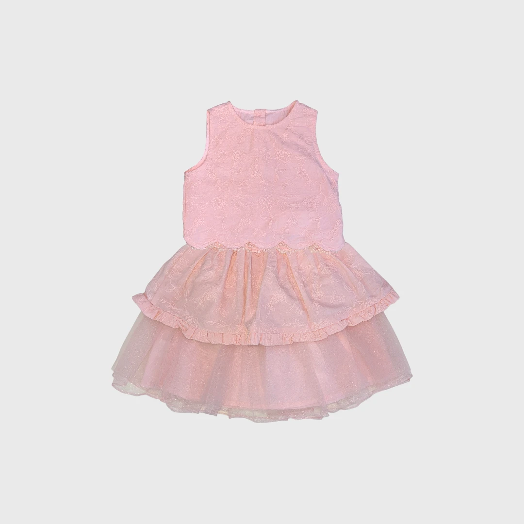 Розовый костюм