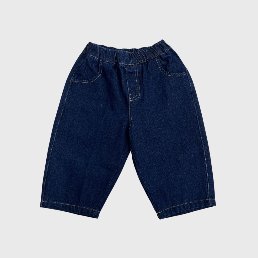 Темно-синие джинсы