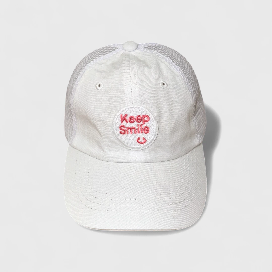 Кепка с вышивкой Keep Smile (белая, бежевая)