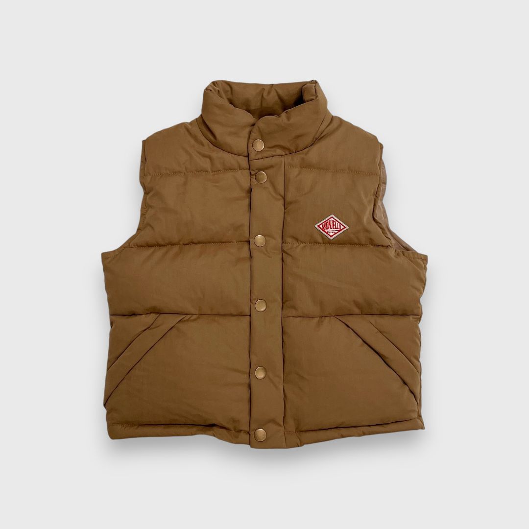 Коричневая безрукавка 