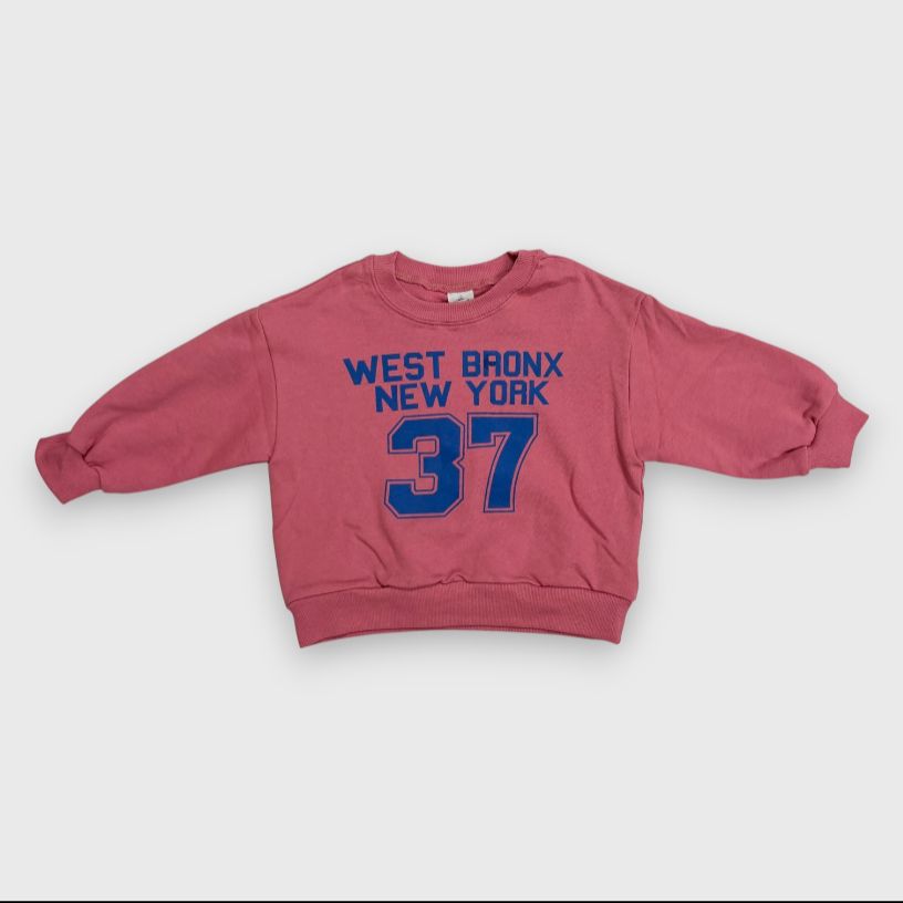 Розовый свитшот с надписью 37