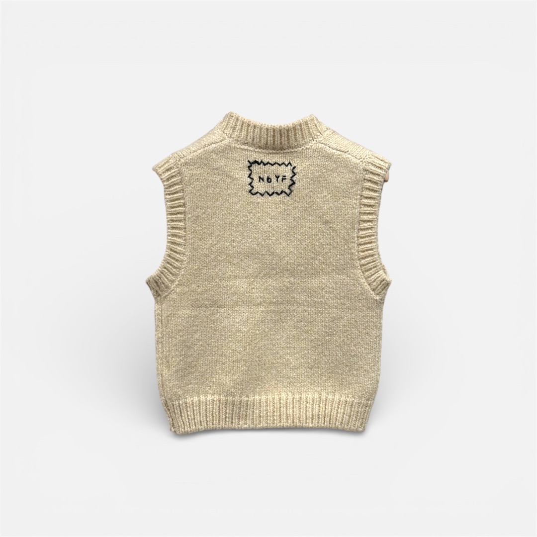 Бежевый вязаный жилет