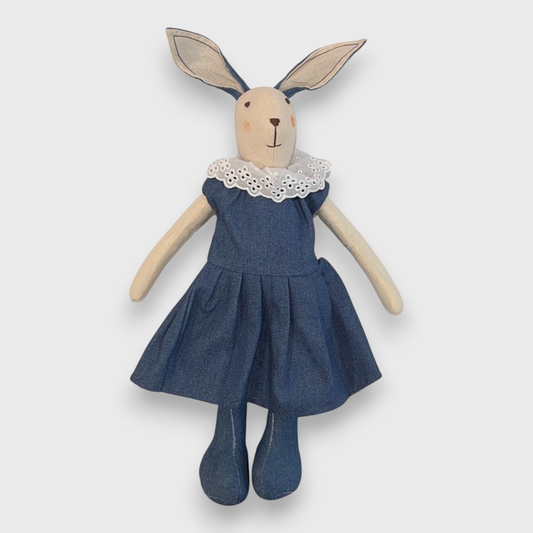 Синие текстильные зайцы