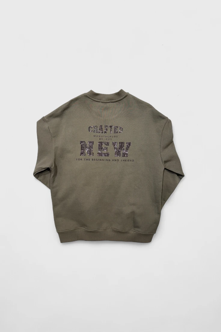 Хаки свитер с вышивкой