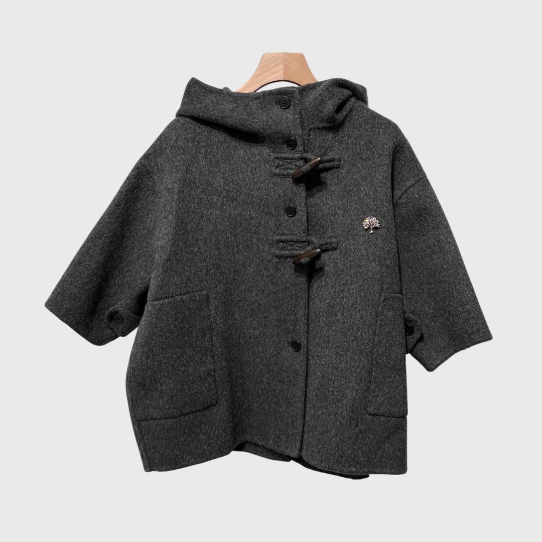 Серое пальто с капюшоном