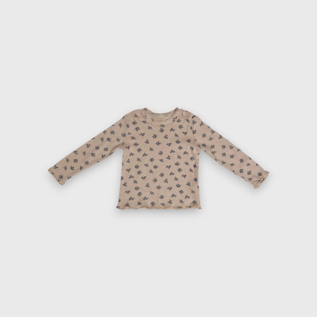 Бежевый уютный свитер для девочек