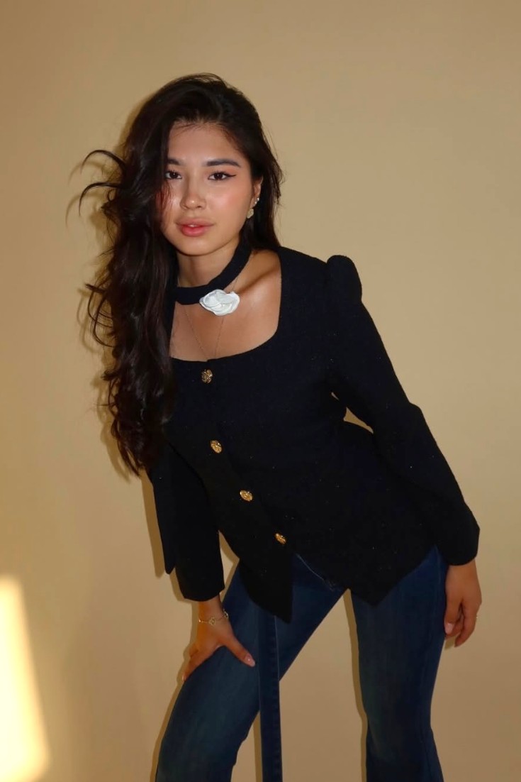 Muse tweed black jacket with rose