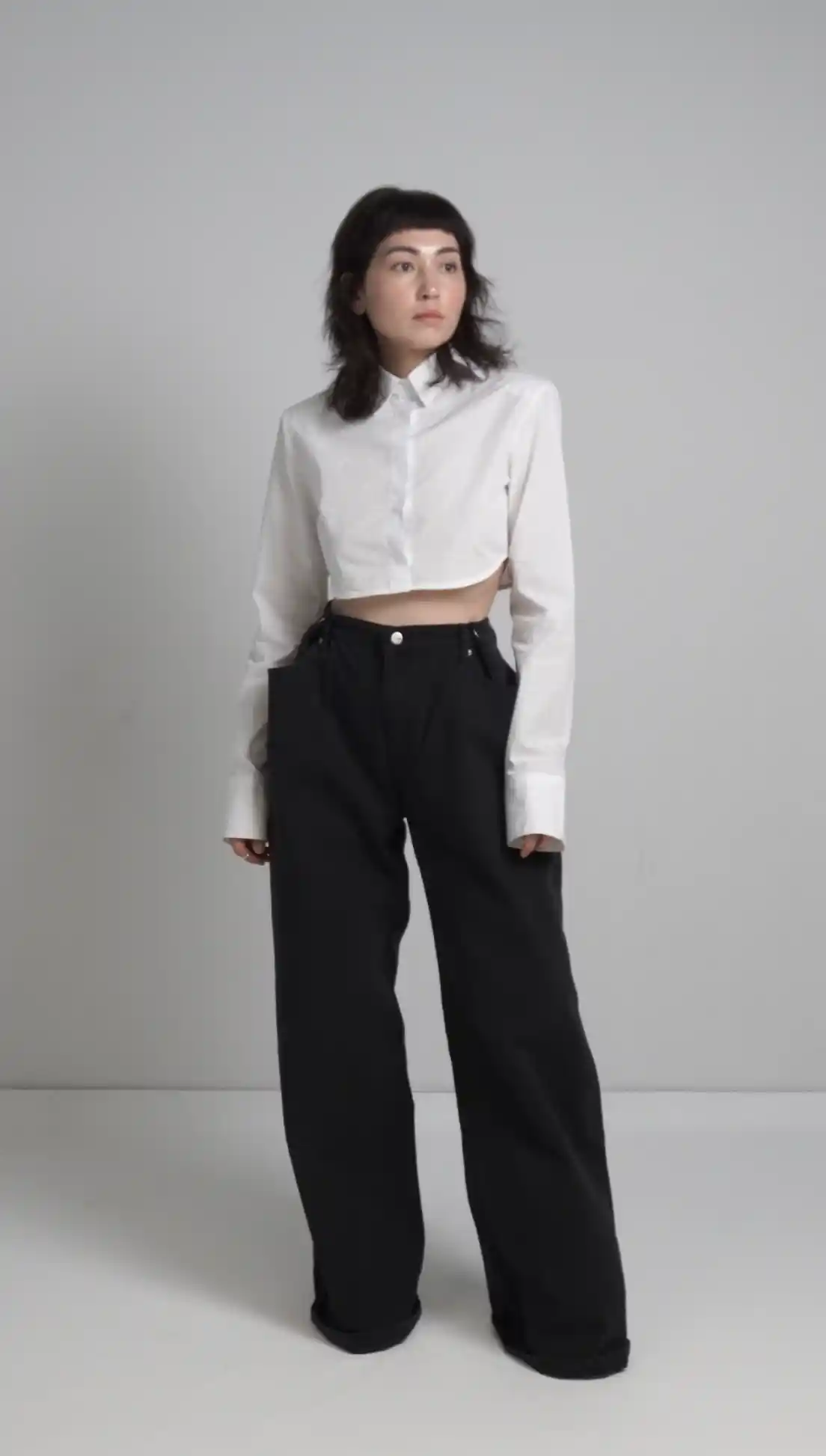 Укороченная белая рубашка