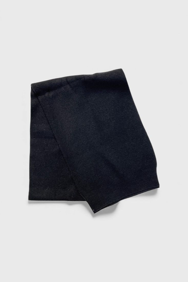 Черный шарф