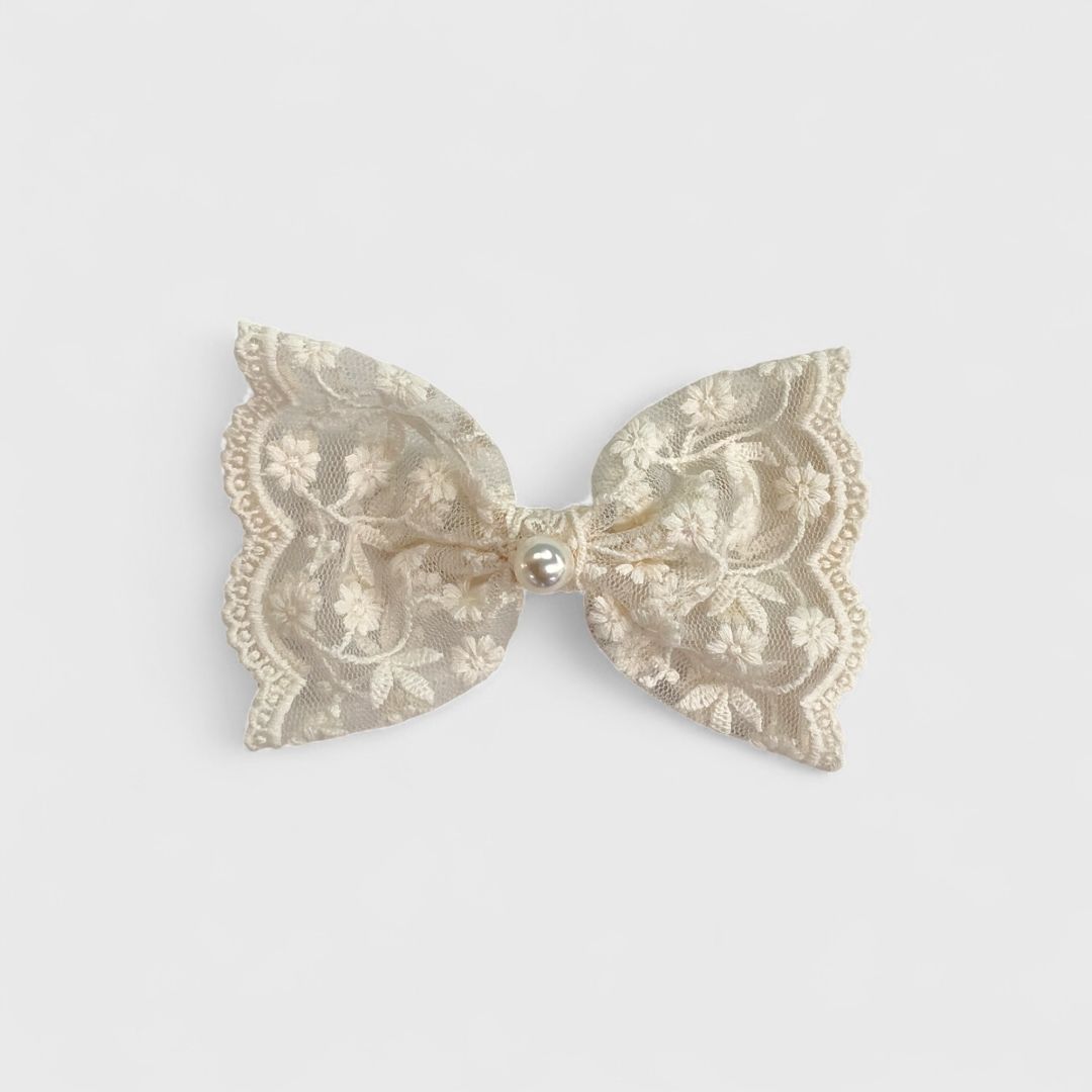 Заколка с бантиком с жемчугом