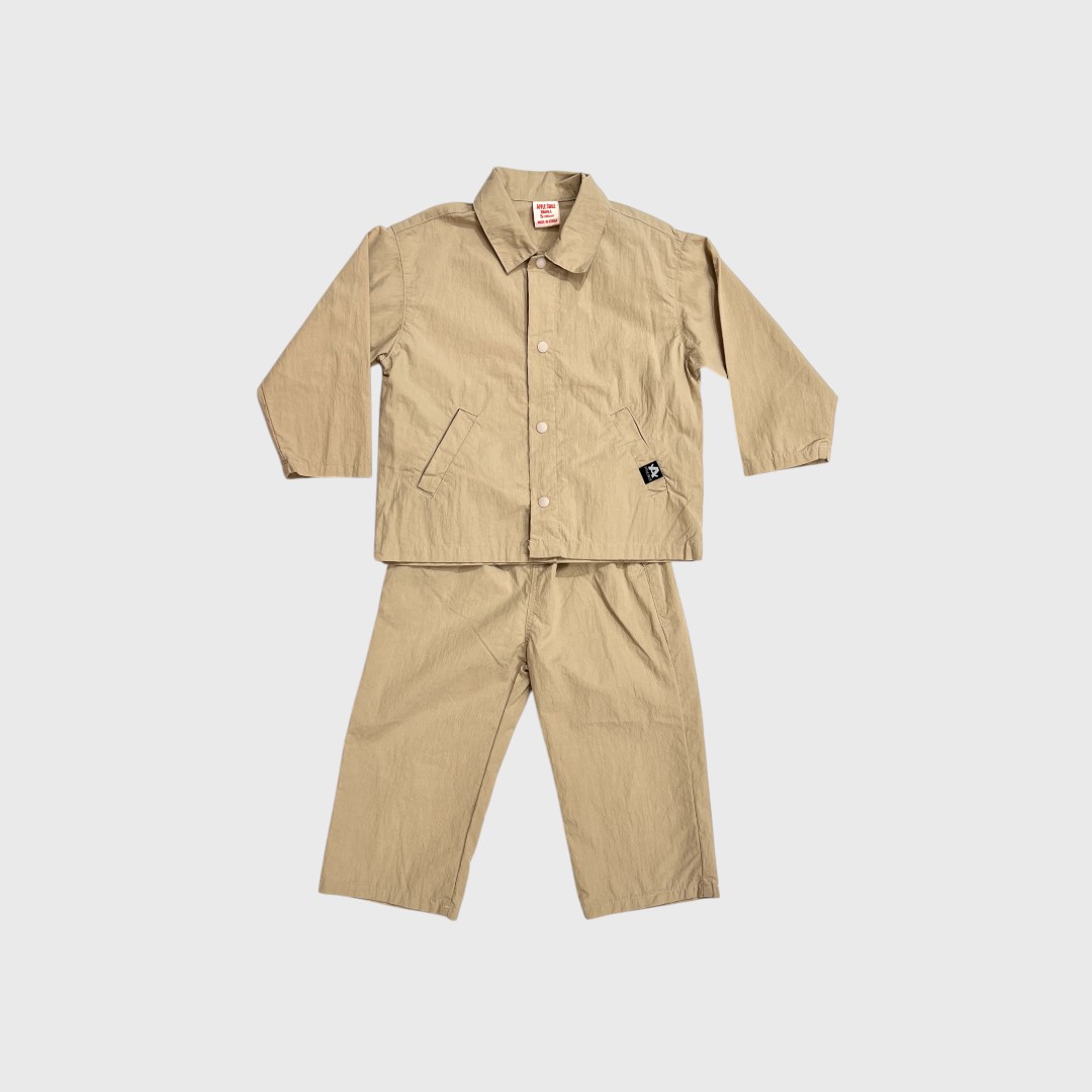 Бежевый костюм