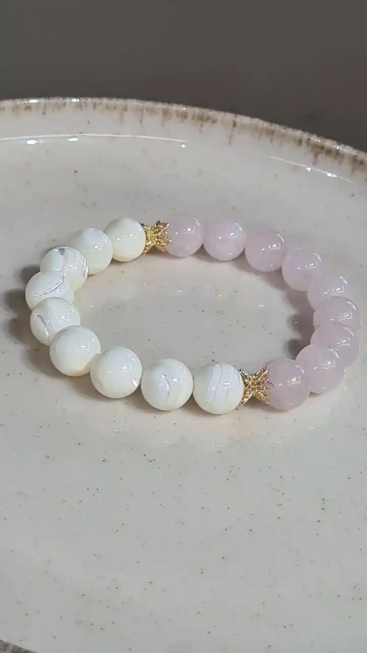 Soroka Jewellery белый и розовый браслет из натуральных камней