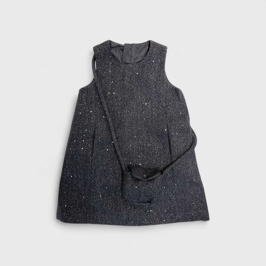 Серое платье с блестками