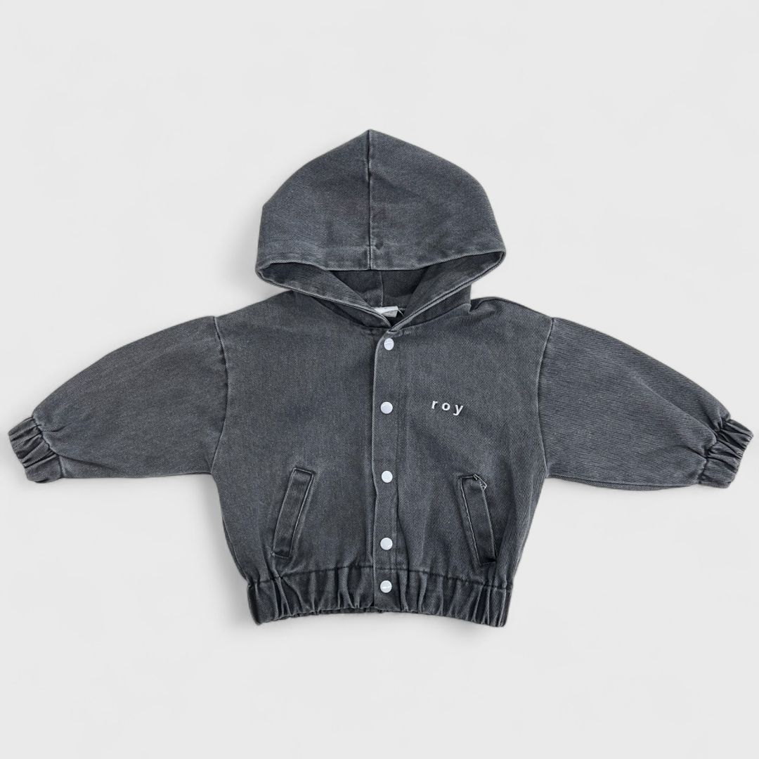 Серая куртка с капюшоном