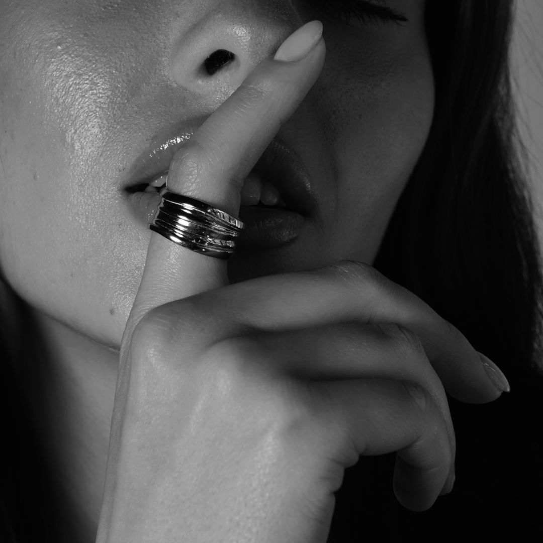 Кольцо сплошное из коллекции MATERIA