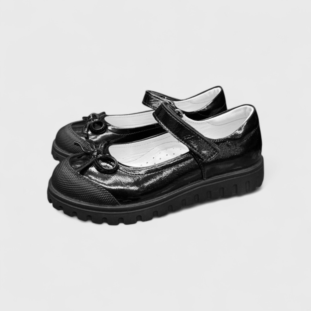 Черные лакированные туфли с бантиком