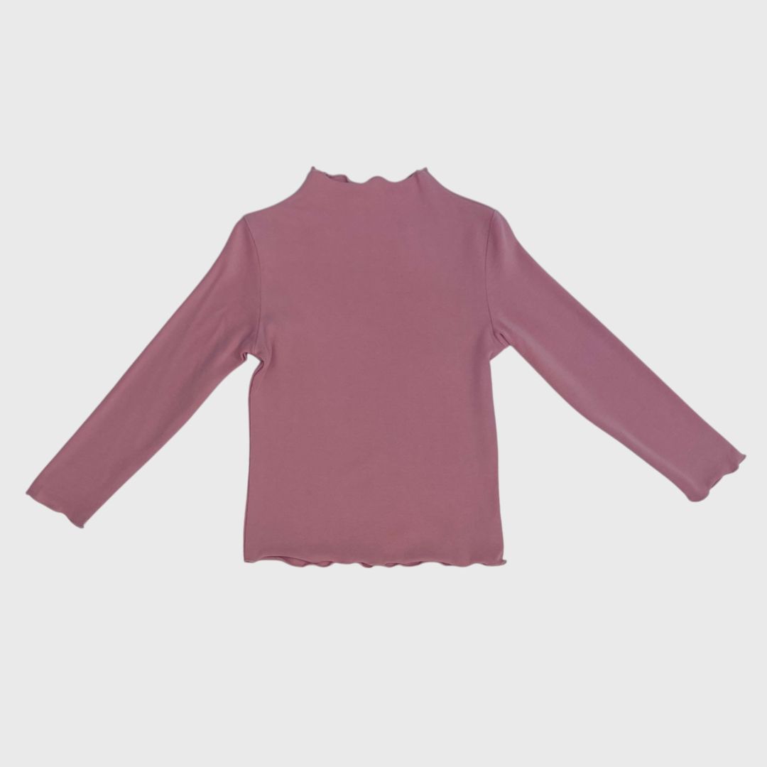 Розовая футболка с длинным рукавом