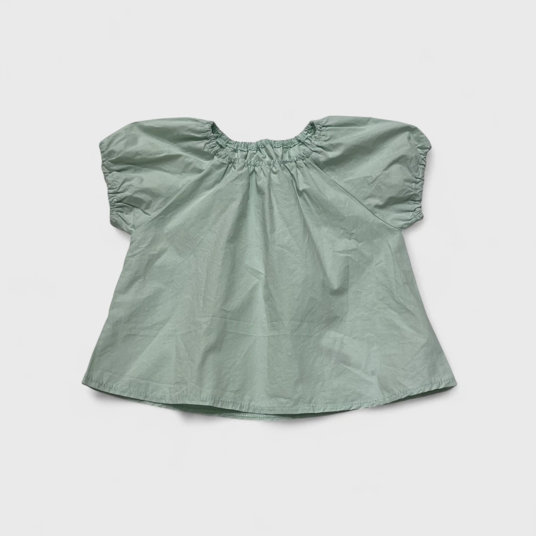 Зеленая блузка