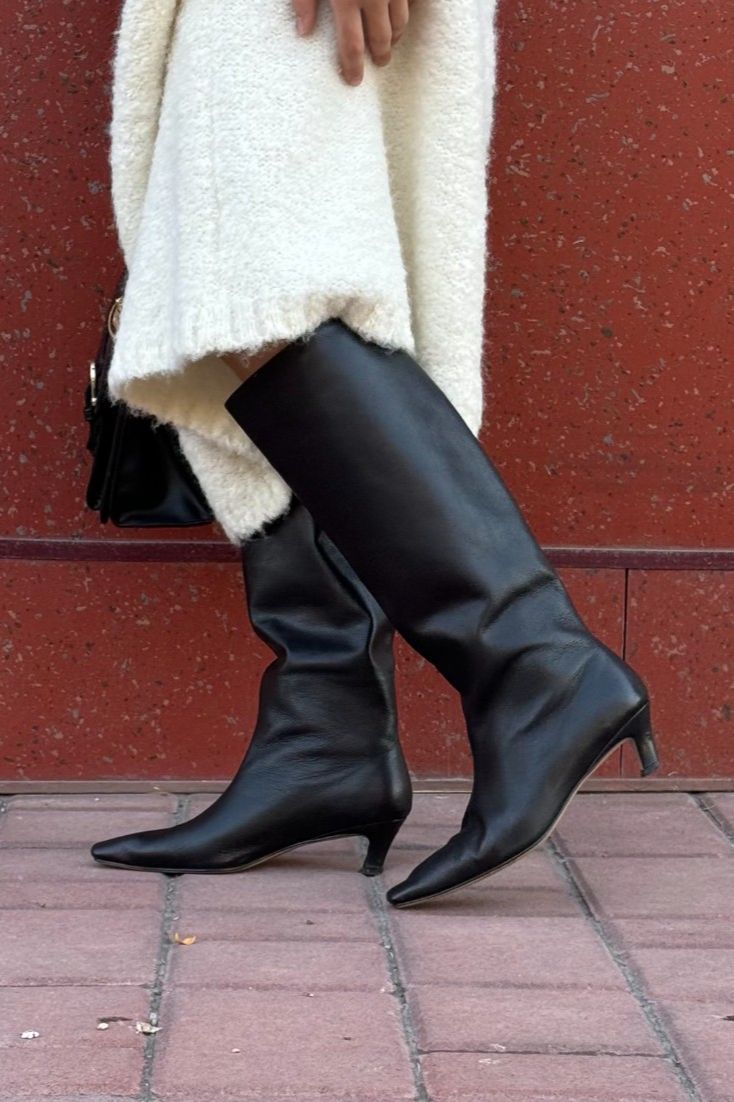 Черные кожаные сапоги с квадратным носом