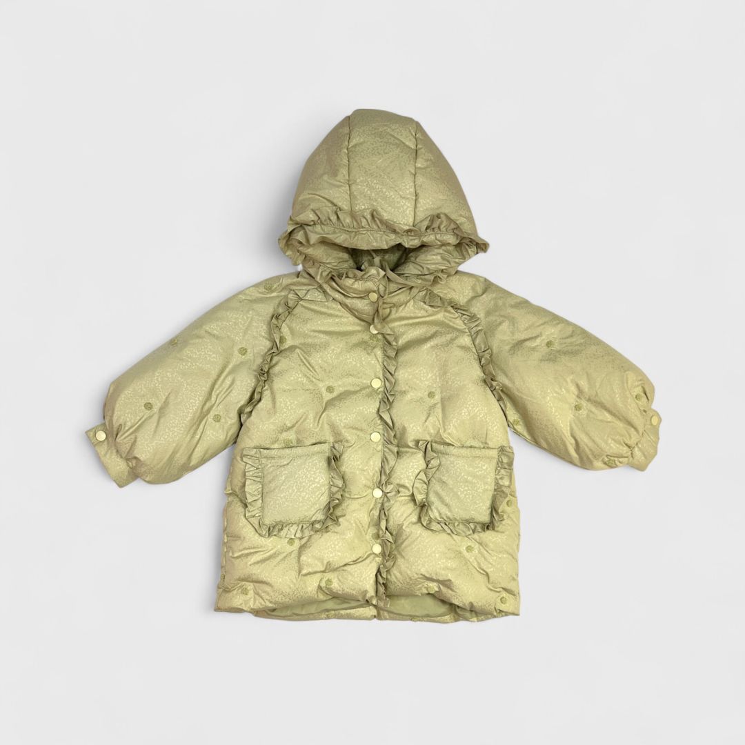 Зеленая куртка с капюшоном