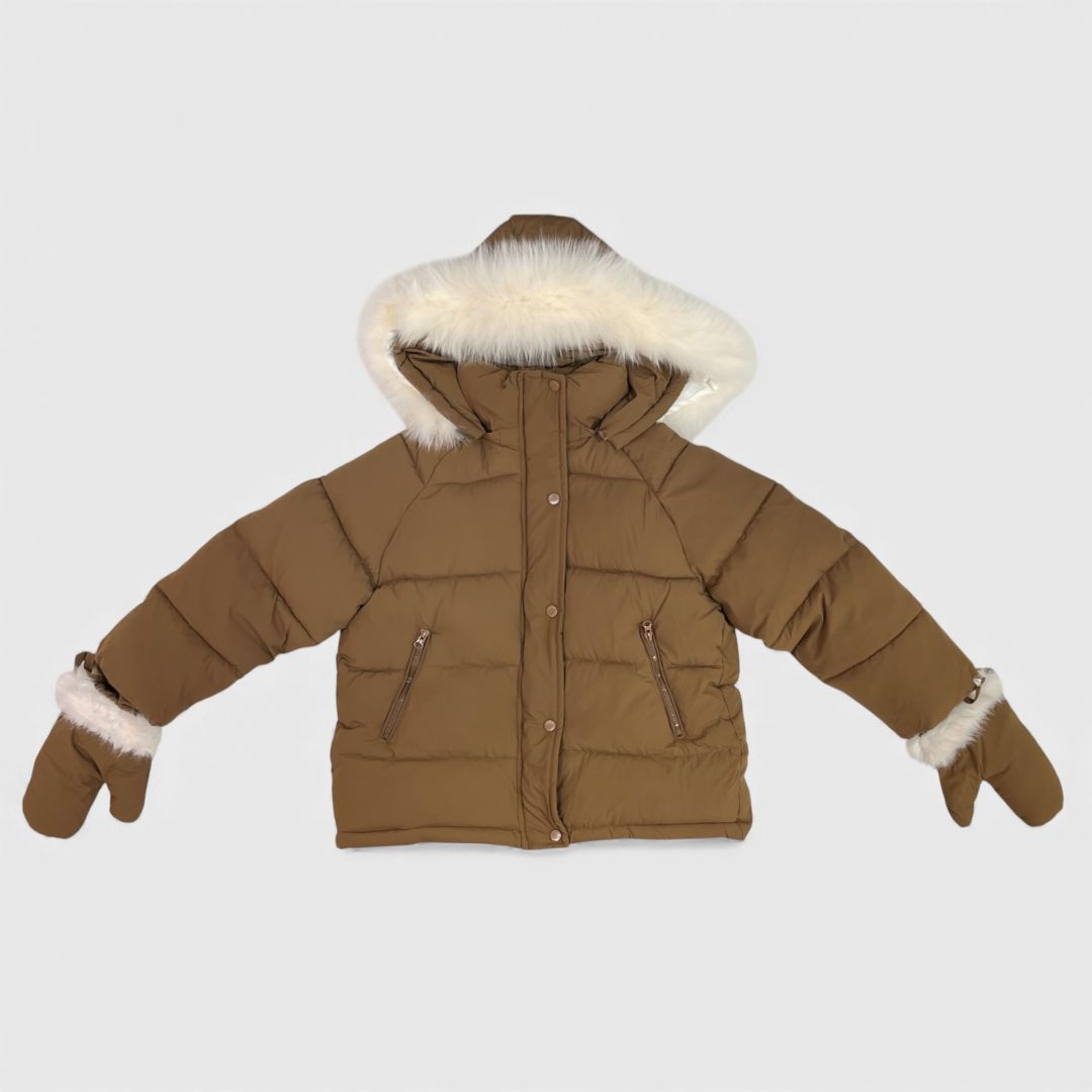 Коричневая зимняя куртка с капюшоном