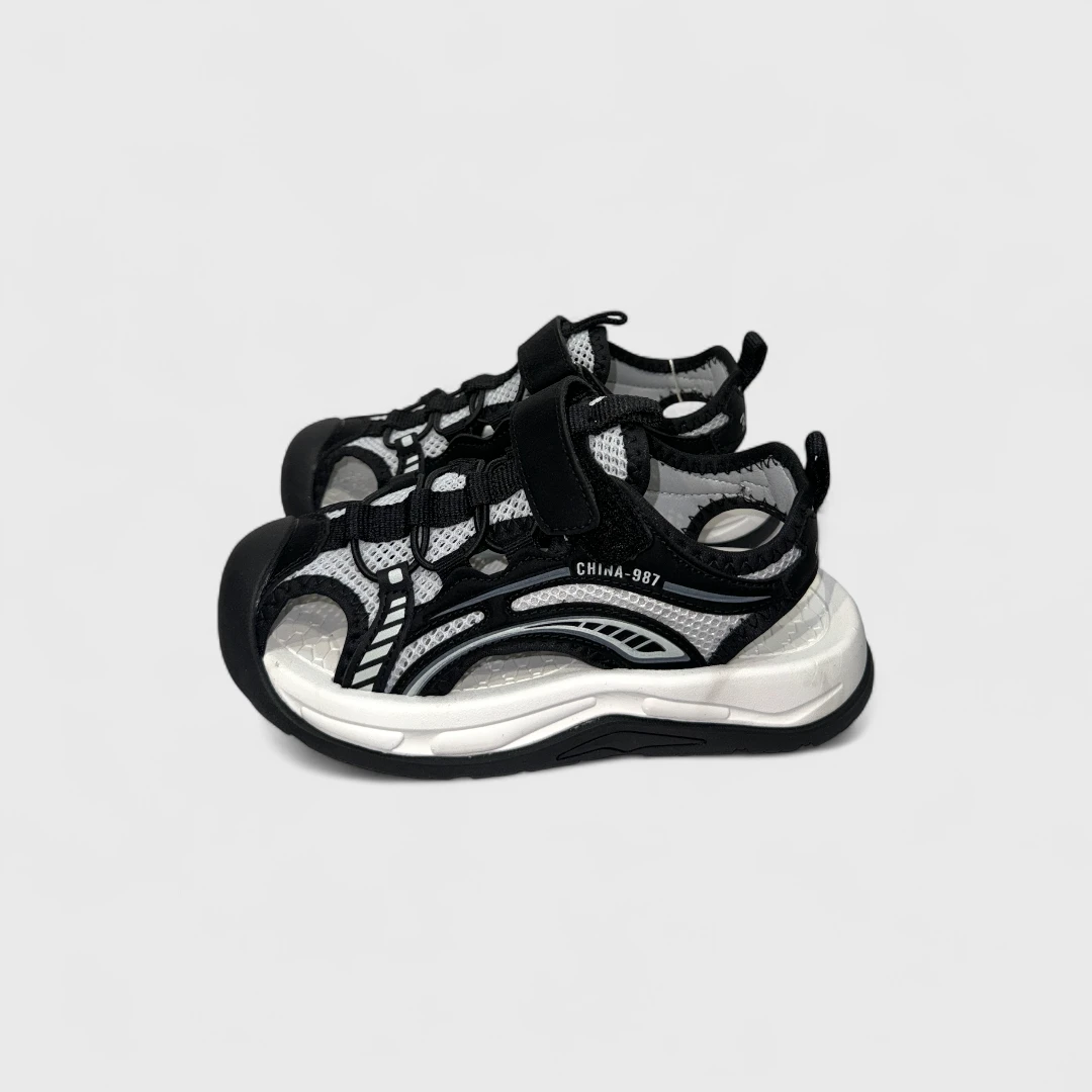 Черные сандали