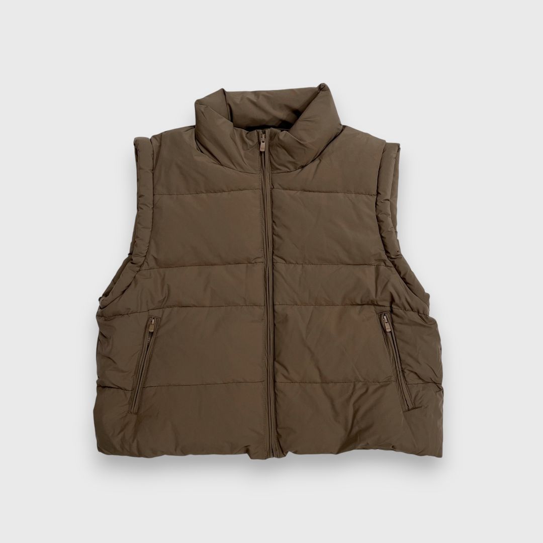 Коричневая утепленная жилетка