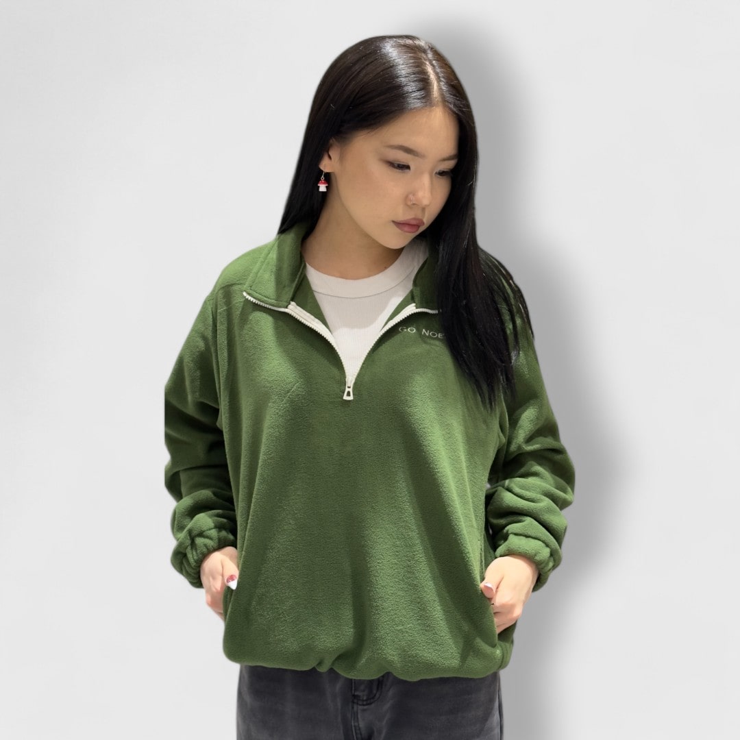 Fleece sweatshirt in a shade of pine needles