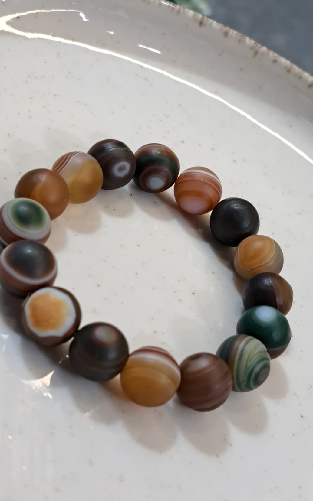 Многоцветный браслет из матового агата