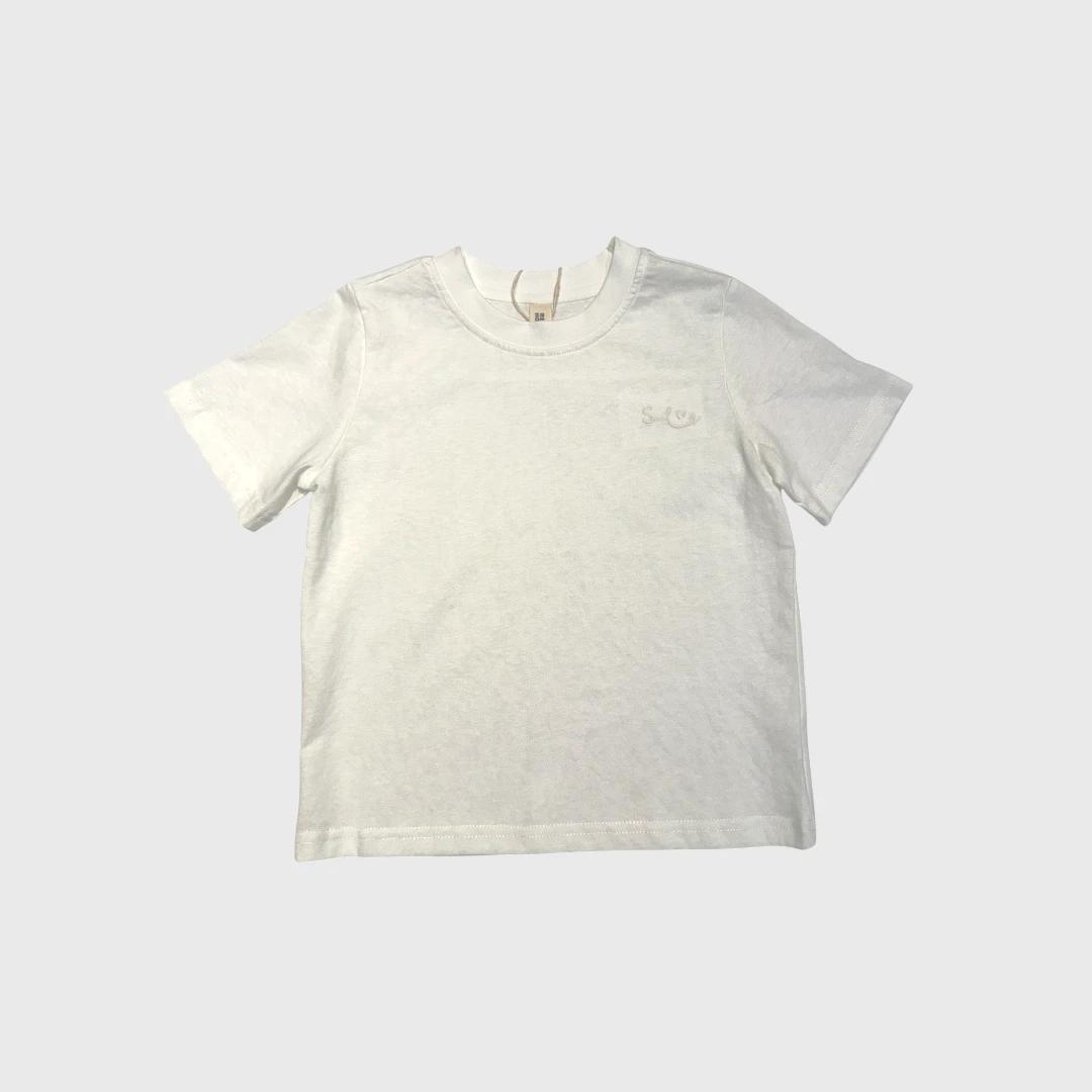 Белая футболка