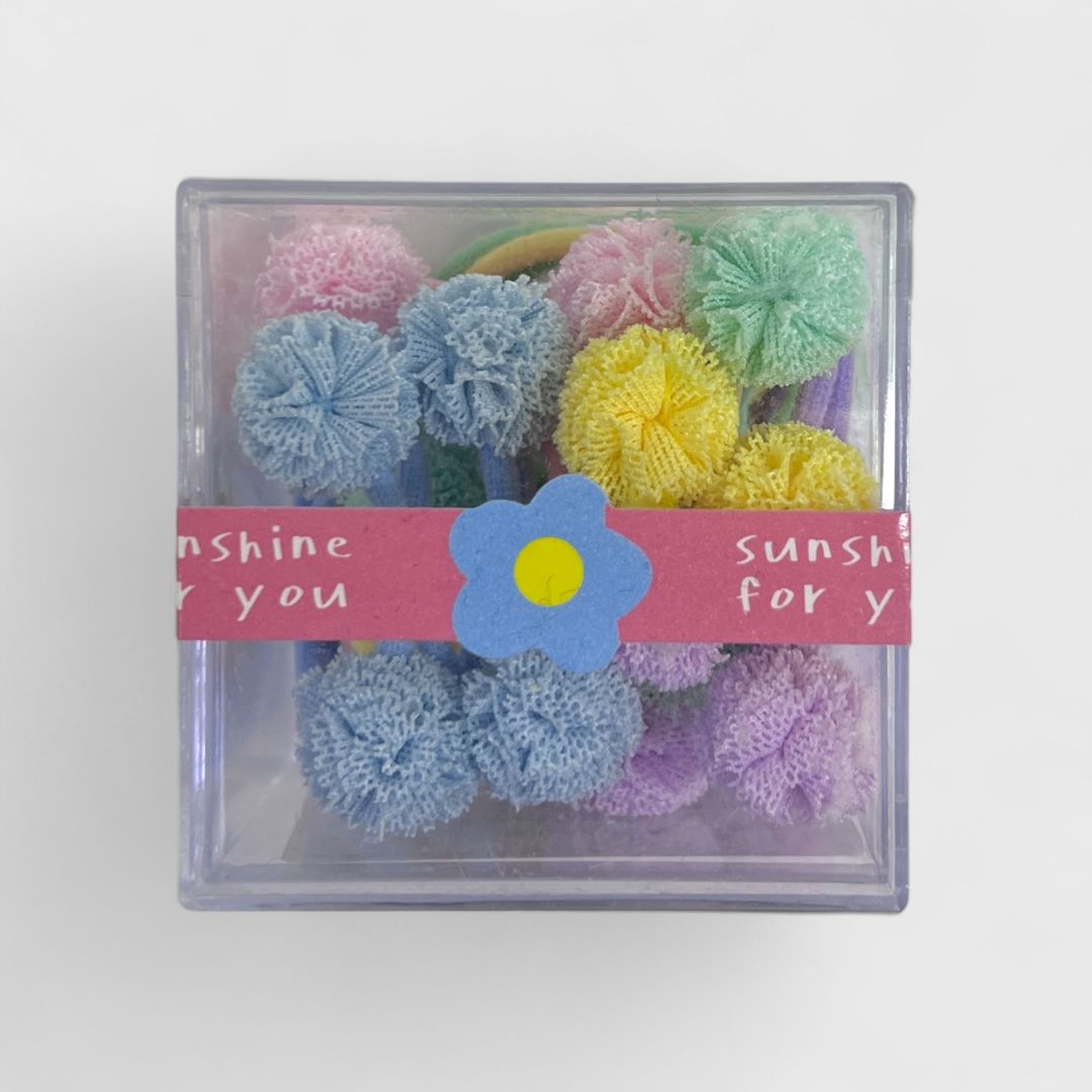 Резинки для волос с помпонами