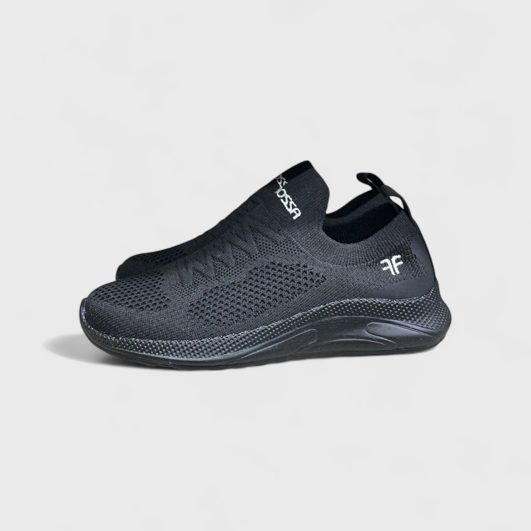 Черные сникерсы из сетчатого материала