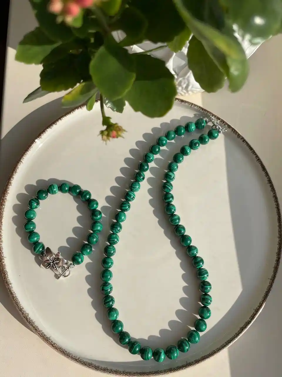 Набор из малахита браслет и ожерелье