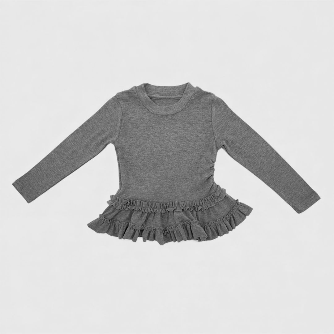 Серая кофта с рюшами