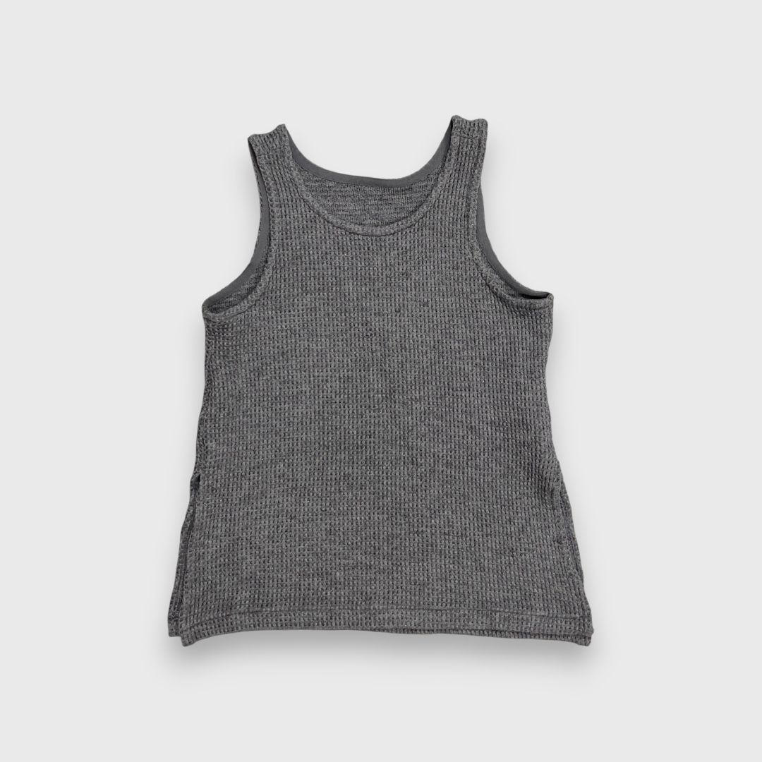 Серая майка без рукавов