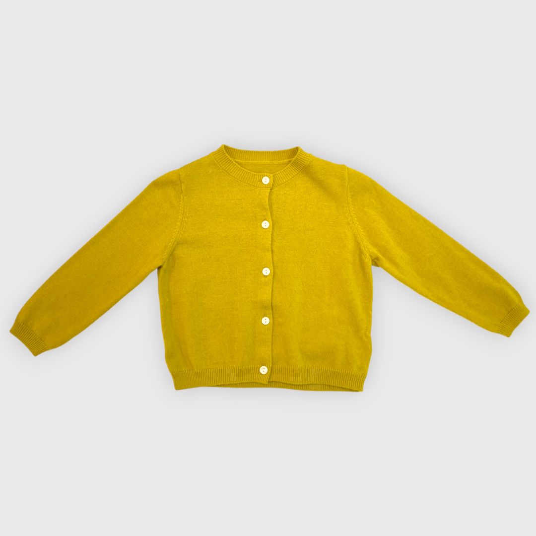 Горчичный кардиган на пуговице