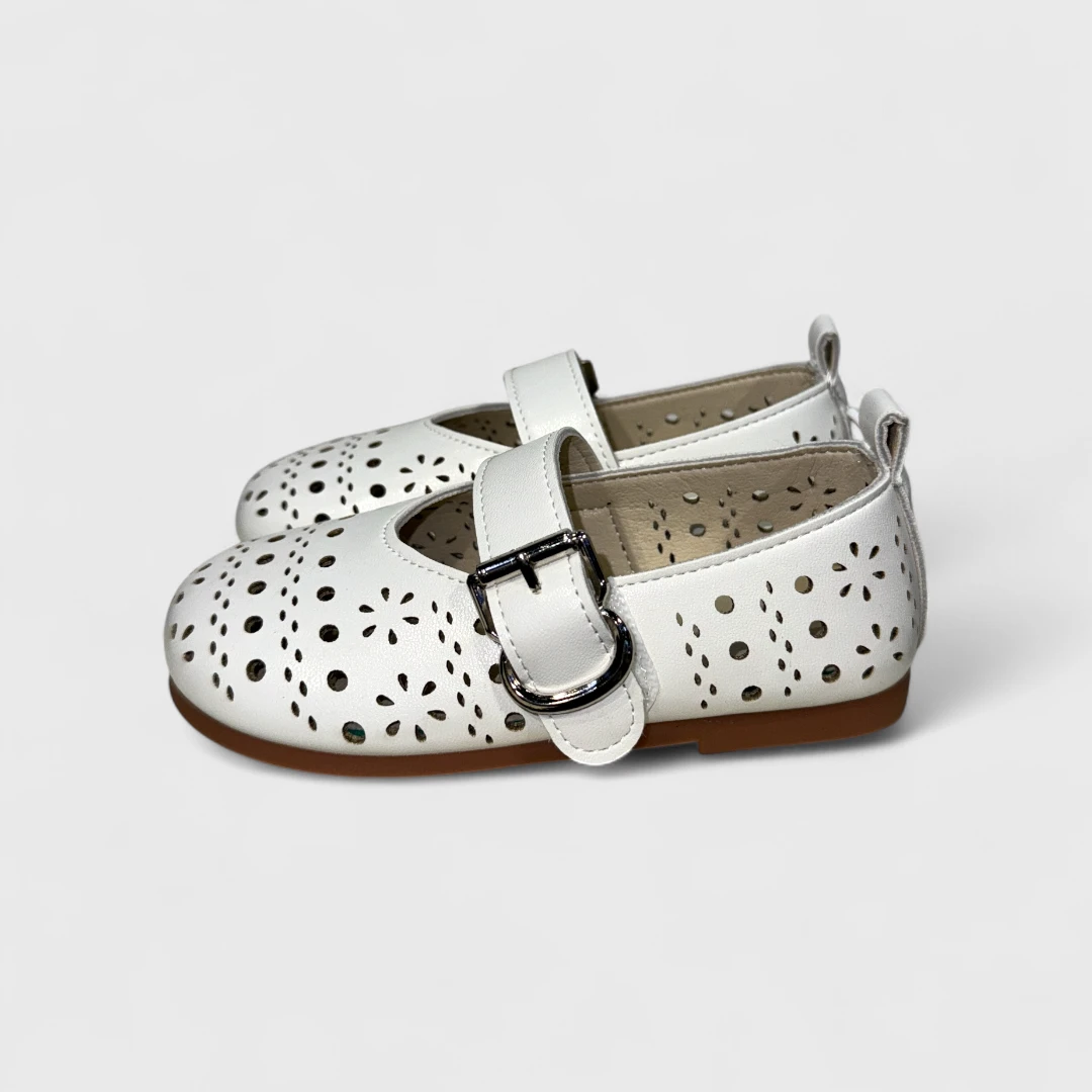 Белые балетки