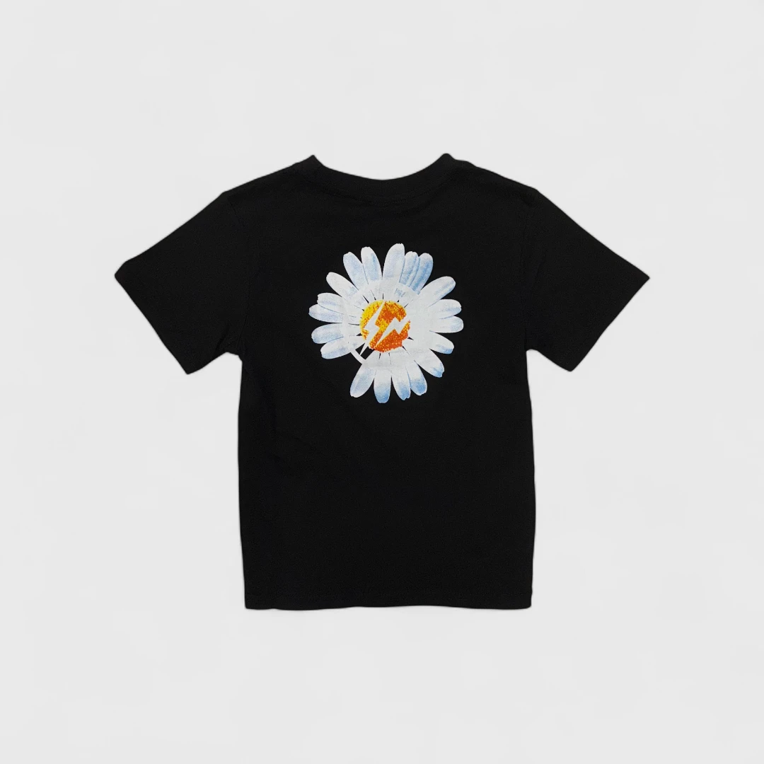 Черная футболка с цветами