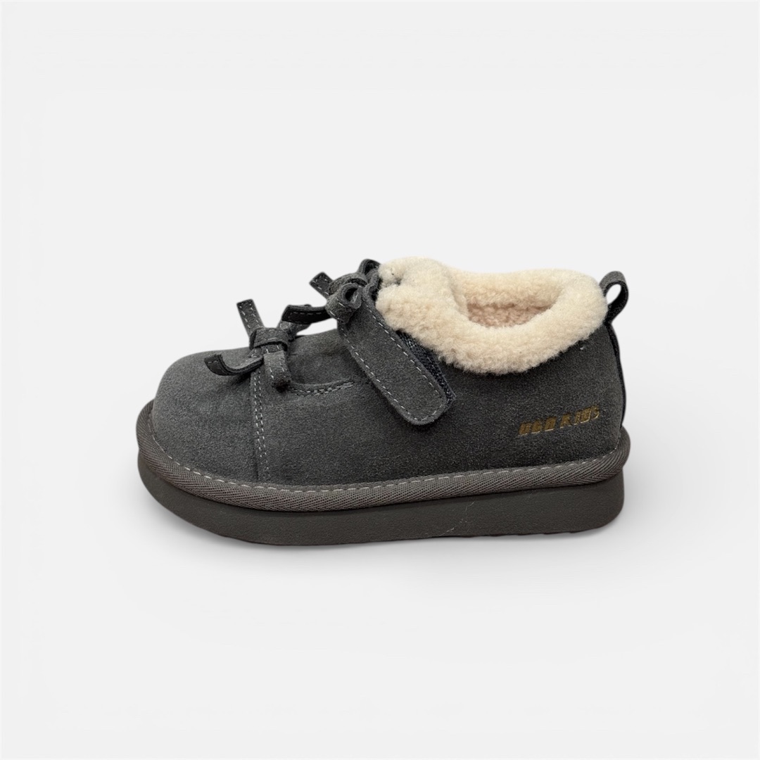 Серые детские ботинки 