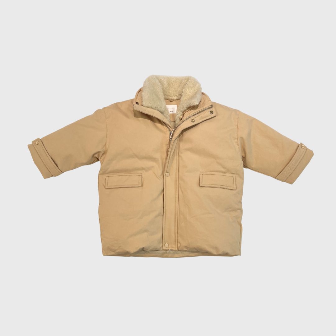 Желтая куртка с мехом