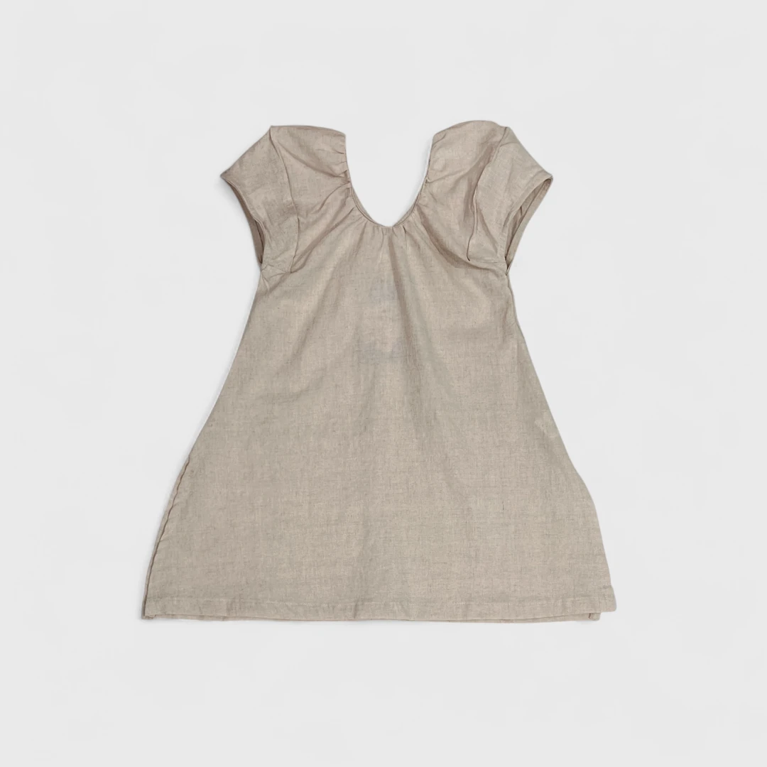 Бежевое платье